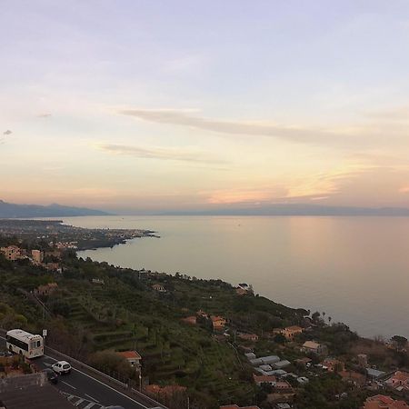 Il Balcone Di Galatea Apartment Acireale Bagian luar foto