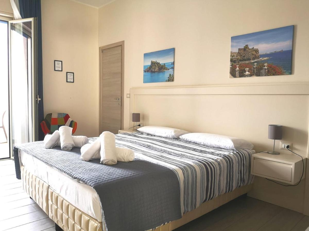 Il Balcone Di Galatea Apartment Acireale Bagian luar foto