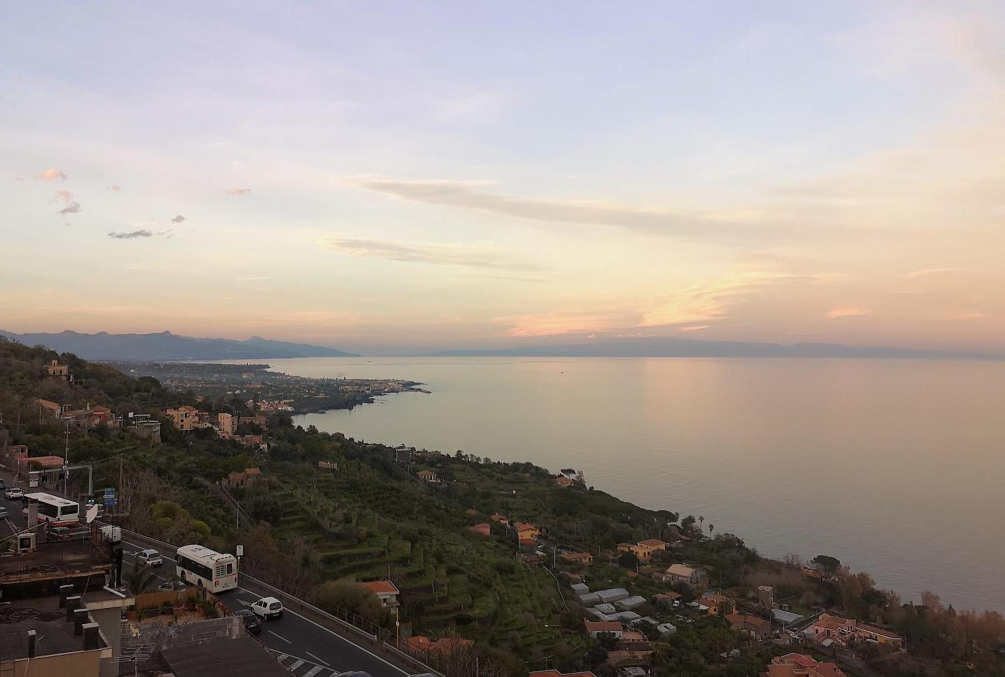 Il Balcone Di Galatea Apartment Acireale Bagian luar foto